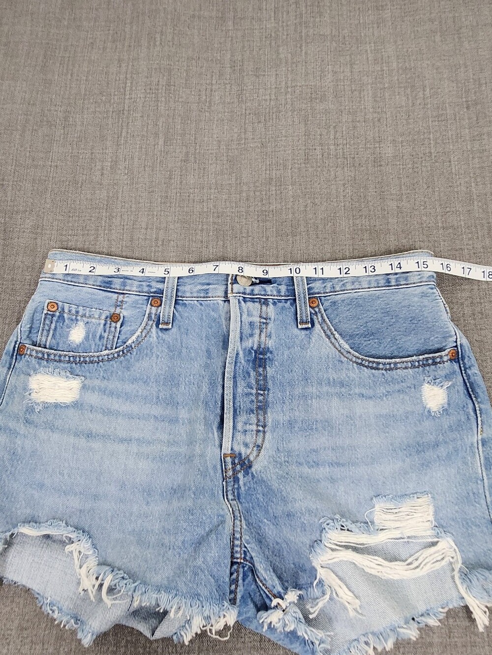 Levis 501 Button Fly Distressed Style Light Wash 100% Cotton Jean Shorts 29. NWT - Picture 7 of 9